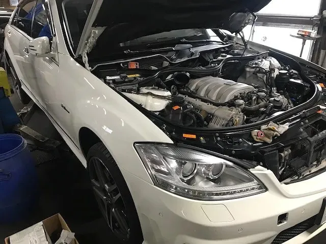 堺市 美原区 メルセデスベンツS 63 AMG オイル漏れ 修理事例