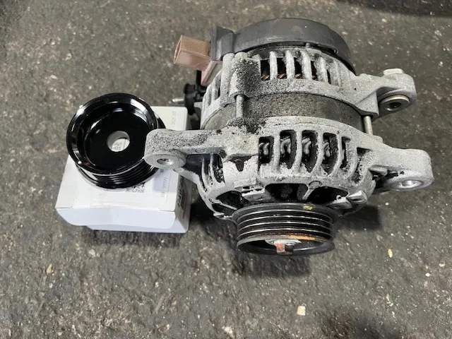 オルタネータプーリー取替