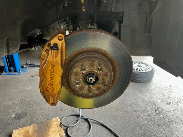 ブレーキ分解作業です